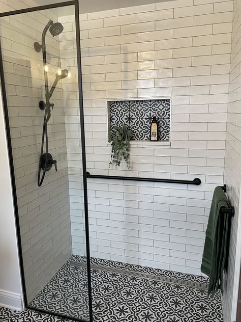 Open Concept Bathroom, Bilik Air, Black And White Tile, Full Bathroom Remodel, Farmhouse Shower, Bathroom Farmhouse Style, Bathroom Redesign, Bathroom Remodel Designs, Bathroom Shower Tile