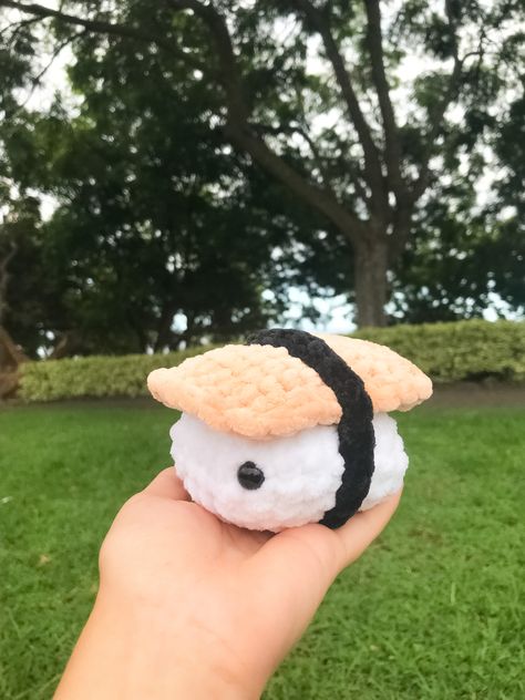 Cute Plushies To Crochet, Sushi Crochet Pattern Free, Crochet Sushi Pattern Free, Anime Amigurumi Free Pattern, Free Plushie Crochet Patterns, Sushi Crochet Pattern, Cute Crochet Plushies Free Pattern, Quick Crochet Patterns Free, Amigurumi Sushi