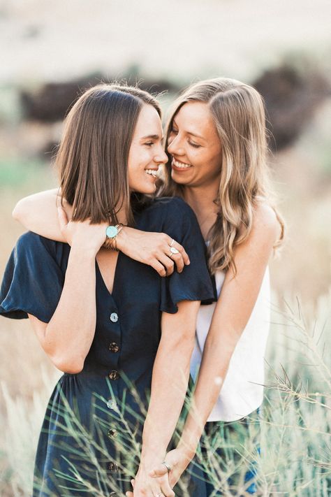 Lesbian Engagement Pictures, Lesbian Engagement Photos, Saint George Utah, Lesbian Engagement, Engagement Shoots Poses, Shooting Couple, Northern Utah, Cute Engagement Photos, Couple Engagement Pictures