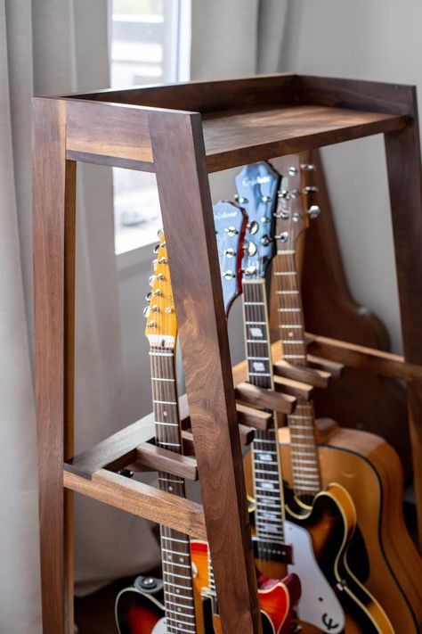 Multiple Guitar Stand, Diy Guitar Stand, Hand Tools Woodworking, Wood Guitar Stand, Guitar Display Case, Music Furniture, Guitar Holder, Music Room Design, Guitar Storage