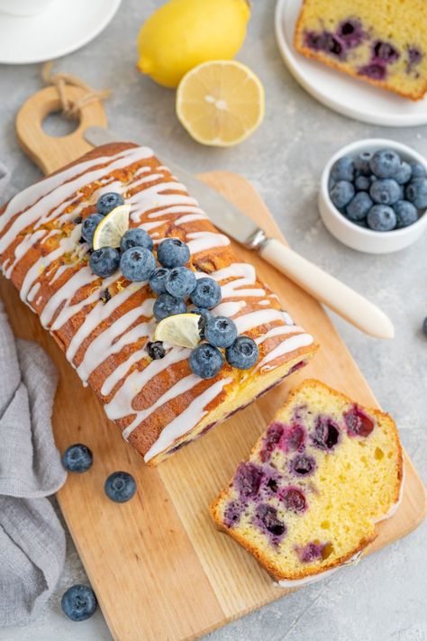 Mary Berry Lemon And Blueberry Cake | British Chefs Table Lemon And Berry Cake, Lemon And Blueberry Cake, Mary Berry Recipes Baking, Blueberry Cake Recipe, Blueberry Loaf Cakes, Lemon And Blueberry, Banana Bread Loaf, Mary Berry Recipe, British Recipes