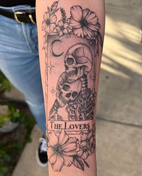 ✨Paige on Instagram: “Lovers card done today 💕 #tattoo #tattooideas #tarot #tarotcards #tarottattoo #tarotcardtattoo #lovers #thelovers #finelinetattoo…” Aesthetic Tattoo Ideas, Tarot Tattoo, Tarot Card Tattoo, Skeleton Tattoos, Tattoos For Lovers, Spooky Tattoos, Dope Tattoos For Women, Tattoo Style Drawings, Arm Sleeve Tattoos