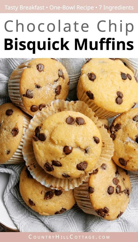 This easy recipe makes the best Bisquick chocolate chip muffins! The no-banana bakery-style muffins are fluffy, tender, deliciously moist, and stuffed full of chocolate chips. They are easy to bake using simple pantry ingredients. The recipe is an easy way to turn Bisquick mix into a delicious breakfast and snack. The muffins are so good served with a glass of milk, coffee, or tea. They are quick to make and melt in your mouth with just the right hit of chocolate. | CountryHillCottage.com Bisquick Mini Muffins, Bisquick Deserts, Gf Bisquick Recipes, Bisquick Muffins Recipes, Bisquick Muffin Recipes, Bisquick Recipes Dessert, Bisquick Chocolate Chip Muffins, Muffins With Bisquick, Bisquick Banana Muffins