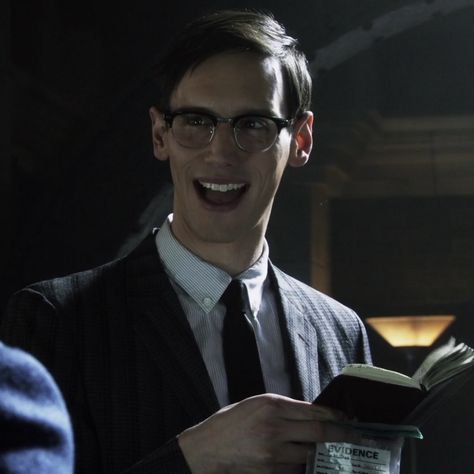 Edward Nygma Gotham, Penguin Gotham, Riddler Gotham, Edward Nygma, Cory Michael Smith, Gotham Series, Gotham Villains, Gotham Tv, Gotham Batman