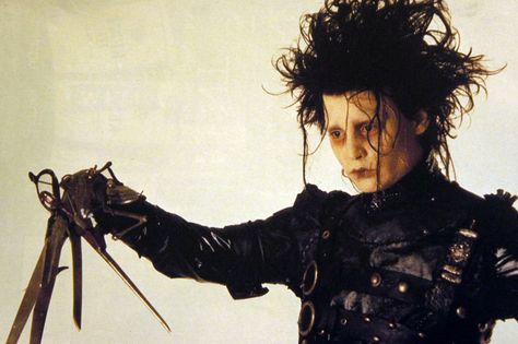 "Edward Scissorhands" Edward Scissorhands Laptop Wallpaper, Edward Scissorhands Wallpaper Desktop, Edward Scissorhands Matching Pfp, Edward Siccors Hands, Edward Scissor, Scissor Hands, Tim Burton Characters, Scissors Hand, Tim Burton Films