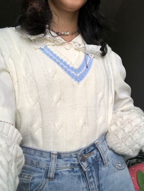 Light Academia Pastel Outfit, Pastel Cottagecore Aesthetic Outfits, Blue Cottagecore Aesthetic Outfits, Pastel Blue Clothes Aesthetic, Light Blue And White Outfit Aesthetic, Cottagecore Blue Outfit, Cottagecore Outfits Blue, Light Core Outfits, Dreamy Aesthetic Clothes