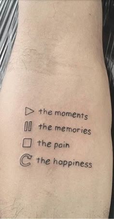 Tattoo Ideas Female Meaningful Quotes, Tattoo Hidden, Quotes Tattoo Ideas, Tattoo Ideas Female Meaningful, Meaningful Tattoo Quotes, Clever Tattoos, Pieces Tattoo, Just For Today, Hidden Messages