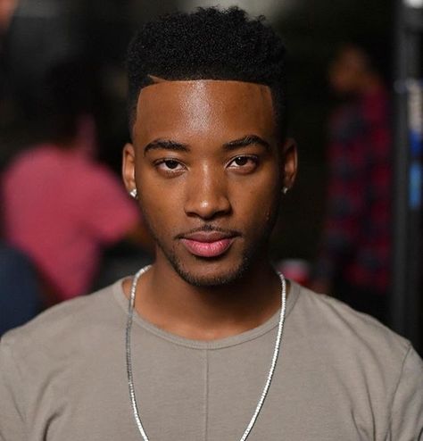 Aglee Smith, Rj Cyler, Algee Smith, Musical Artist, Black Men Haircuts, Dark Skin Men, App Instagram, Lamelo Ball, Black Men Hairstyles