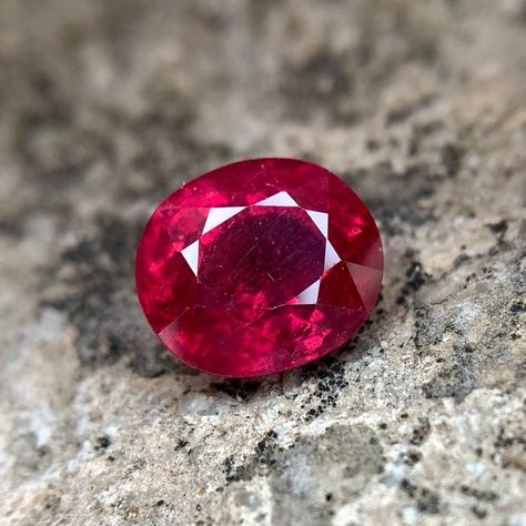 This is how a pigeon blood Ruby looks 😍 Gem Details: Carat weight: 7.20 Carats Origin: Thailand Shape: Oval Mixed Color: Pigeon Blood Treatments: Heat Lab Report: Certified . . Save for future reference and follow us for more 👉🏻 @leadinglightjewellery #rubystone #pigeonbloodruby #gemlover Blood Ruby, Lab Report, Ruby Stone, Pigeon, Follow Us, Color Mixing, Ruby, Thailand, Lab