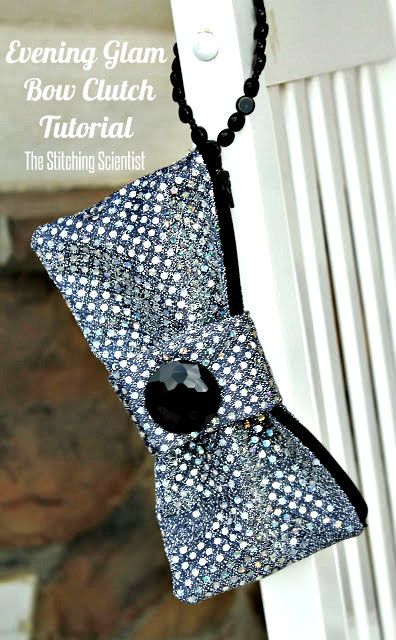 Evening Bow Clutch Tutorial Clutch Sewing, Clutch Tutorial, Sac Diy, Bow Clutch, Diy Clutch, Sewing Tutorials Free, Bag Patterns To Sew, Bags Tutorial, Sewing Projects For Beginners