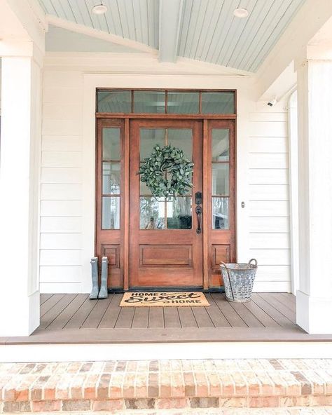 Farmhouse Porch Decorating Ideas, Farmhouse Porches, Exterior Farmhouse, Future Farmhouse, Ceiling Color, Farmhouse Front Door, Building A Porch, Porch Decorating Ideas, Blue Cottage