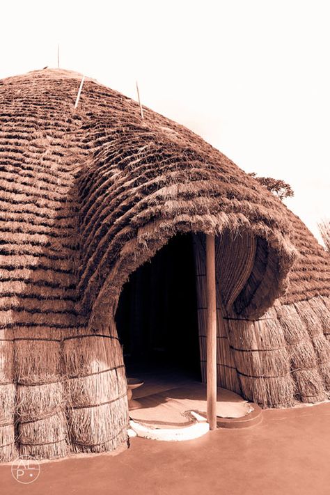 Recently Submitted 1 - Africa vernacular architecture African Hut, Peace Corps Volunteer, African Architecture, African House, Afrique Art, Afrikaanse Kunst, Peace Corps, Traditional Houses, Vernacular Architecture