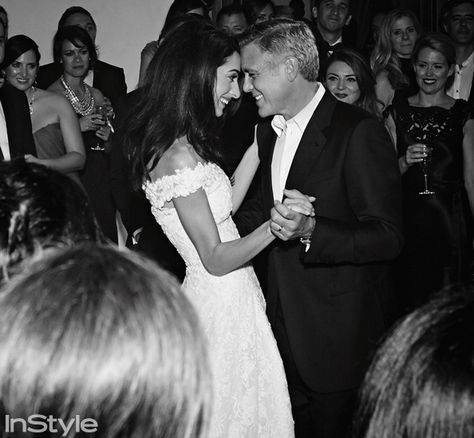 Amal Clooney Wedding, George Clooney Wedding, George Clooney Amal Alamuddin, Best First Dance Songs, Celebrity Wedding Photos, Amal Alamuddin, Celebrity Bride, Iconic Weddings, Celebrity Wedding Dresses