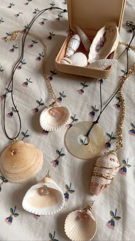 #jewelry #mermaid #seashell #handmade #handmadejewelry #ocean Seashell Jewellery, Mermaid Seashell, Treasure Craft, Treasure Crafts, Seashell Jewelry, Jewelry Making Tools, Sea Art, Seashell Crafts, Homemade Jewelry