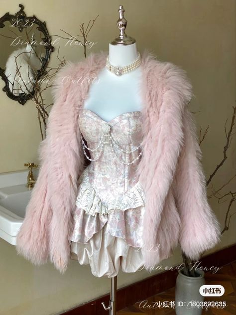 Coquette Stage Outfits, Balletcore Aesthetic Outfits, Royalcore Aesthetic Outfits, Moodboard Coquette, Valentines Fashion, Dolly Fashion, Glamorous Fashion, Preformance Outfits, Kawaii Fashion Outfits