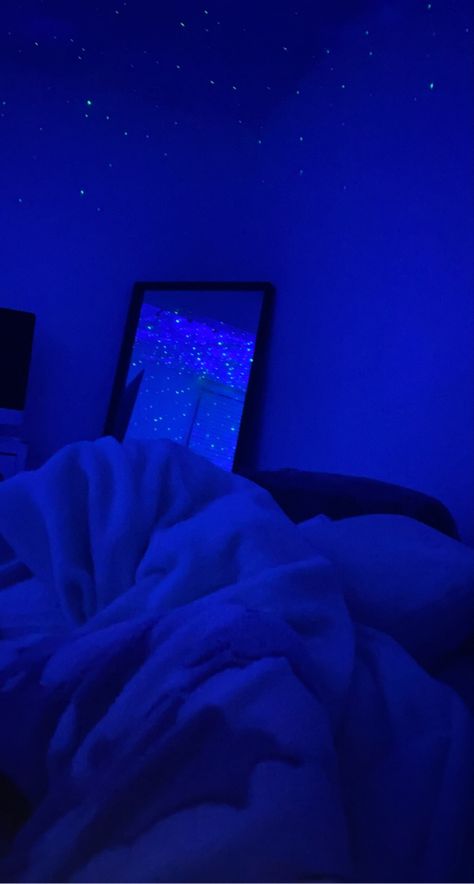 Fake Bedroom Snaps Night, Blue Mirror Aesthetic, Night Aesthetic Bedroom Snap, Night Bedroom Snap, Fake Bedroom Snaps, Fake Snaps Night Room, Mirror Aesthetic Bedroom, Night Aesthetic Bedroom, Bedroom Snap