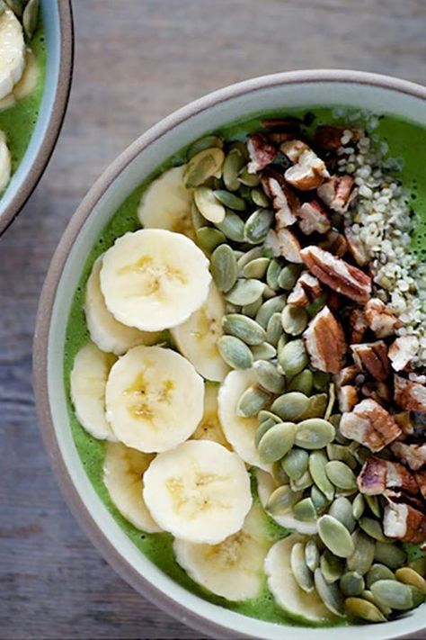 Pear Smoothie Bowl, Microbiome Diet Recipes, Microbiome Recipes, Microbiome Diet, Macrobiotic Diet, Green Smoothie Bowl, Smoothie Bowl Healthy, Pear Smoothie, Clean Eating Breakfast