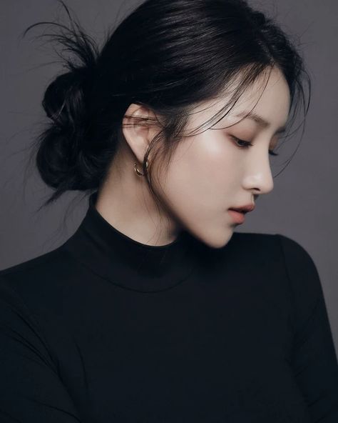 Former GFriend member Sowon releases new profile photos after joining her new agency Korean Photoshoot, Profile Photography, Pretty Nose, Side Portrait, 얼굴 그리기, 사진 촬영 포즈, Model Profiles, Portrait Photoshoot, Nose Job