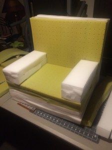 How to Make a Foam Toddler Chair - The Babcock Family Diy Toddler Furniture, Diy Pillow Chair, Toddler Chair Diy, Kids Reading Chair, Toddler Sofa Chair, Diy Kids Chair, How To Make Sofa, Upholstered Chairs Diy, Diy Kids Table