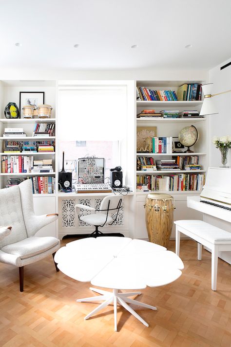 25 Inspiring Home Offices | The Study Office With Piano, Front Room Office, Piano Room Decor, Music Room Office, Cool Home Office, Study Decor, Piano Room, Office Inspiration, Music Room