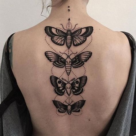 Moth Tattoo Design, Backpiece Tattoo, Petit Tattoo, Moth Tattoo, Geniale Tattoos, Butterfly Tattoo Designs, Back Tattoos, Skin Art, Love Tattoos