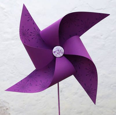 Paper windmill easy tutorial Paper Windmill, Purple Favors, Purple Crafts, Purple Wedding Decorations, Pinwheels Paper, Purple Decor, Purple Themes, Color Crafts, Purple Ribbon