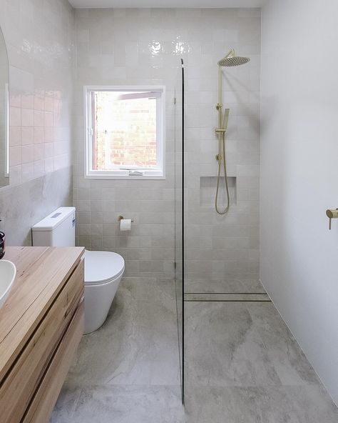 @adelaidebathroomprojects have done it again ❤️ Check out this Warm Coastal bathroom using our Newport bone mixed in gloss and Byron travertine look in ivory. I love this combo with the brushed brass taps. Brass Taps, Small Full Bathroom, Coastal Bathroom, Brass Tap, Coastal Bathrooms, Bathroom Refresh, Full Bathroom, Brushed Brass, Newport