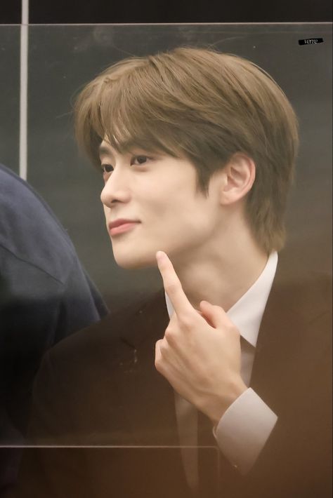 Boy's Day, Perfect Boyfriend Quotes, Birthday Surprise Boyfriend, Dream Husband, Cute Asian Guys, Valentines For Boys, Nct Taeyong, Music Artist, Men's Muscle