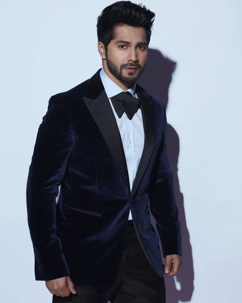 Black Velvet Suit, Baking Skills, Virat Kohli Instagram, Throwback Pictures, Velvet Suit, Varun Dhawan, Bollywood Movie, Mens Fashion Suits, Bollywood Actors