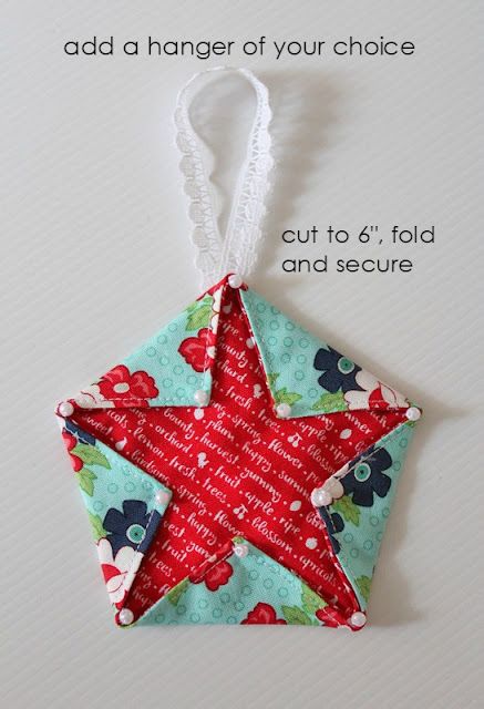 Threadbare Creations, Sewn Christmas Ornaments, Fabric Star, Christmas Fabric Crafts, Christmas Sewing Projects, Folded Fabric Ornaments, Quilted Christmas Ornaments, Fabric Ornaments, Fabric Christmas Ornaments