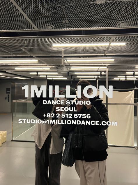 Korean Dance Studio, 1m Dance Studio, Dance 1million, Dance Aesthetic Kpop, Kpop Dance Aesthetic, 1 Million Dance Studio, Trainee Life, Dance Studio Aesthetic, One Milion