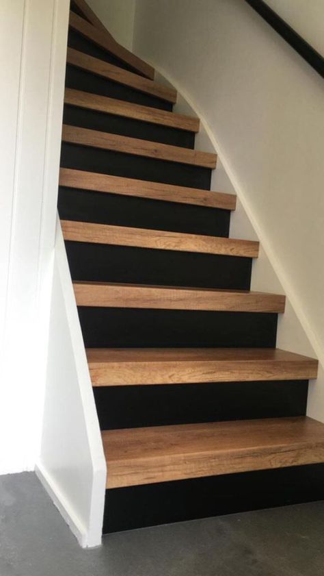 Interior Concrete Stairs, Rustic Stairway Ideas, Stairs Makeover Black, Basement Remodel Modern, Stairs No Railing, Dining Room With Stairs, Painted Ceiling Hallway, Stair Entryway Ideas, Black And Wood Stairs