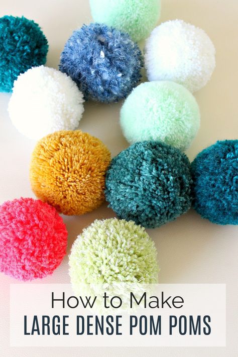 DIY Pom Poms | How to Make Giant Pom Poms + How to Make Dense Pom Poms Diy Laine, Projek Diy, Pom Pom Tutorial, Pompon Diy, Kerajinan Diy, Pom Wreath, Pom Crafts, Diy Pom Poms, Gubahan Bunga