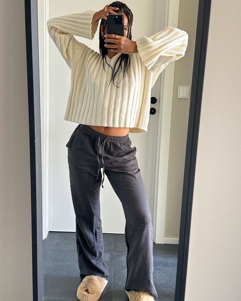 Grey Linen Pants 🤤 @juliana.dogg is wearing our linen pants 'Mila' in Grey. #linenpants #linnebyxor #linbukser #summerstyle #styleinspo Outfits With Linen Pants, Grey Linen Pants Outfit, Grey Linen Pants, Linen Pants Outfit, Gray Linen, Linen Pants, Pants Outfit, Dark Grey, Summer Fashion