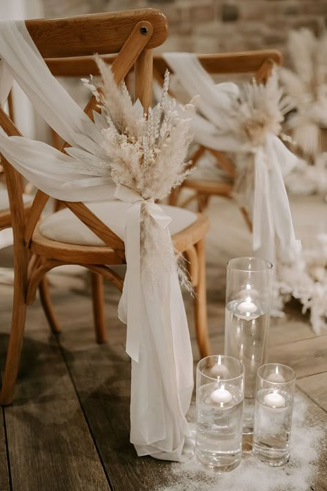 Boho Winter Wedding, Winter Barn Wedding, Brides Table, Boho Winter, Wedding Boards, Wedding 2024, Styled Shoot, Barn Wedding, Wedding Decoration