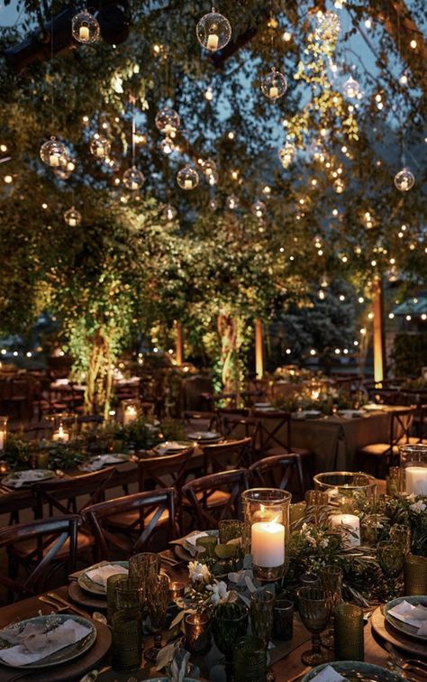 Enchanted Forest Wedding Theme, Forest Theme Wedding, Dream Wedding Decorations, Enchanted Forest Wedding, Dream Wedding Venues, Future Wedding Plans, Cute Wedding Ideas, Salou, Georgia Wedding