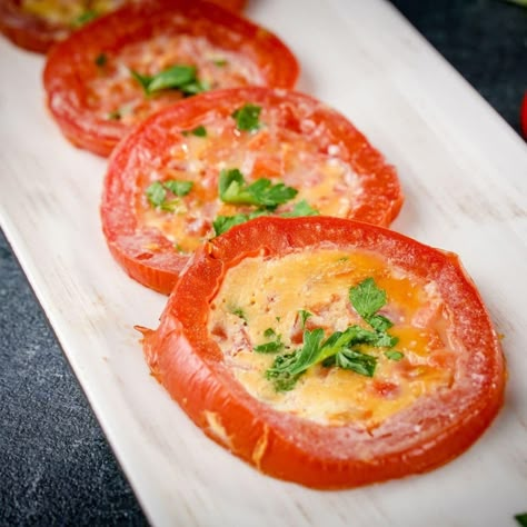 Easy Tomato Egg Rings with Herbs Tomato And Eggs, Tomato Egg, Tomato Rings With Eggs, Egg And Tomato Breakfast, Tomatoes And Eggs Recipes, Tomatoes With Eggs, Fried Tomatoes And Eggs, Tomato Egg Recipe, Breakfast Tomatoes Egg