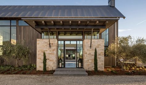 Entrance Aesthetic, Farmhouse Entrance, Napa House, Napa Valley Vineyards, Ranch Living, Beautiful Entrance, Modern Beach Homes, Contemporary Houses, Creek House