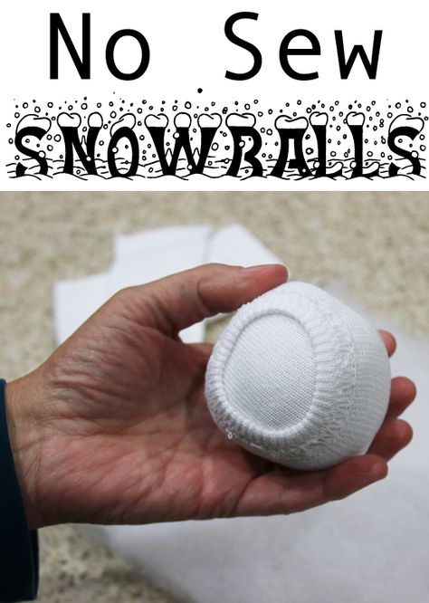 These no sew snowballs provide lots of indoor fun for kids! How To Make Fake Snowballs, Diy Indoor Snowballs, Snowballs Decorations, Snowball Crafts, Diy Snowballs, Snowballs Diy, Snowball Party, Snowball Dance, Snowball Games