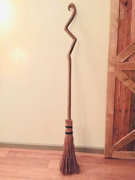 Witches Broom - made from a pine board. Witches Broom Decor, Witch Broom Aesthetic, Whitch Broom, Broomstick Aesthetic, Cute Witch Broom, Witchtober 2023, Seasonal Witch, Cinderella Retelling, Harry Potter Office