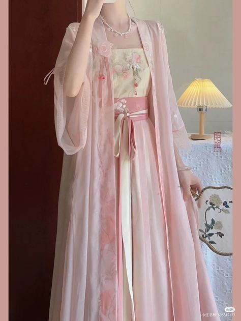 Pink Hanfu Traditional Dresses, Chinese Robes Traditional, Hanfu Pink, Pink Chinese Dress, Pink Hanbok, Beautiful Gown Designs, Chinese Princess Dress, Chinese Fancy Dress, Traditional Asian Dress