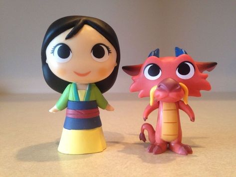 Polymer Clay Princess, Polymer Clay Disney, Mulan Mushu, Animal Supplies, Disney Charms, Clay Baby, Cute Polymer Clay, Clay Art Projects, Clay Figures