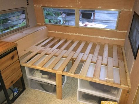 Caravan Bed, Caravan Renovation Diy, Mini Caravan, Caravan Decor, Retro Camping, Caravan Makeover, Transit Camper, Cargo Trailer Camper, Camping Inspiration