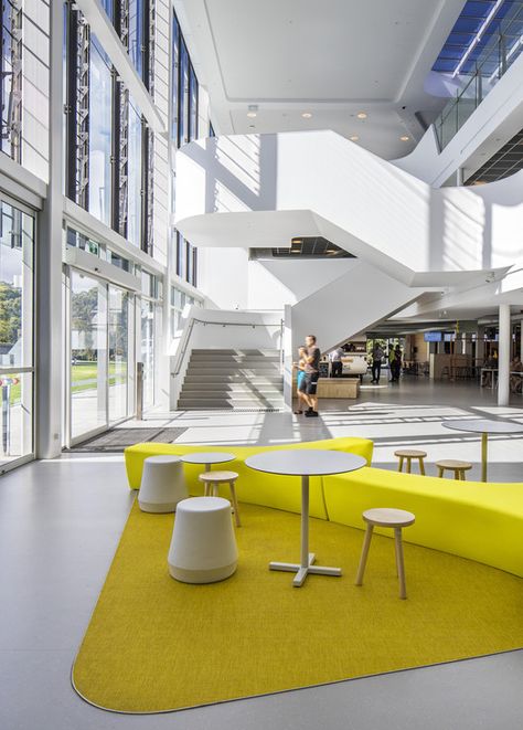 Plaza Redevelopment and Student Hub / Woods Bagot | ArchDaily Rooftop Garden Urban, Woods Bagot, Banks Office, Classroom Interior, Flexible Furniture, Best Smart Home, Rooftop Garden, Learning Spaces, Office Interior Design