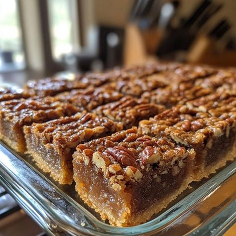 Very Good Recipes Pecan Pie Bars Easy, Pecan Pie Bars Recipe, Pecan Pie Easy, Pie Bar Recipes, Pecan Bars, Martha Stewart Recipes, Pecan Pie Bars, Pie Crusts, Pie Bars