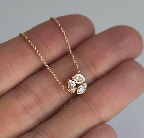 Jewerly Necklace, Rose Gold Diamond Necklace, Diamond Necklace Simple, Diamond Necklace Designs, Simple Diamonds, Solid Gold Necklace, Diamond Jewelry Necklace, Diamond Solitaire Necklace, Classic Necklace