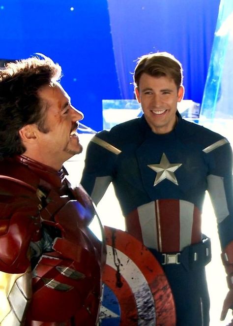 Captain America And Iron Man, Toni Stark, Robert Downey Jr., Avengers Cast, Matt Murdock, Marvel Photo, Marvel Images, Chris Evans Captain America, Marvel Actors