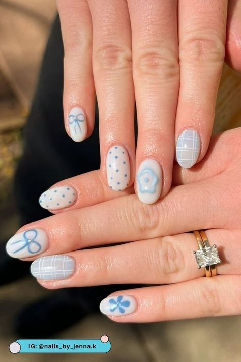 Ombré effects, chrome finishes, and subtle details make blue nails feel anything but boring. To prove it, here are 19 blue nail designs for fall and winter—baby blue, navy, and more included. #bluenails #bluenaildesigns Simple Nails Short Blue, Blue Nails Winter Design, Light Blue Gel Nails Ideas, Baby Blue Nails Winter, Nails Baby Blue Design, Blue Nail Designs Winter, Blue Winter Gel Nails, Baby Boy Nails Designs Blue, Preppy Nails Blue