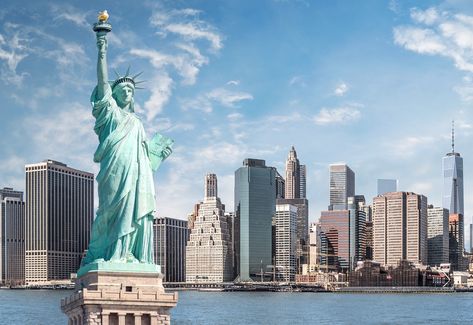 The 25 Most Visited Tourist Spots in America Nyc Xmas, New York City Attractions, Nyc April, Nyc Attractions, Nyc Landmarks, New York Attractions, Staten Island Ferry, New York City Vacation, Enjoy Your Trip