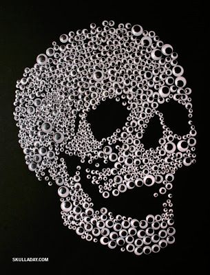 Skull Crafts, Hallowen Ideas, Googly Eyes, Halloween Decorating, Theme Halloween, Button Art, Button Crafts, A Skull, Halloween Projects